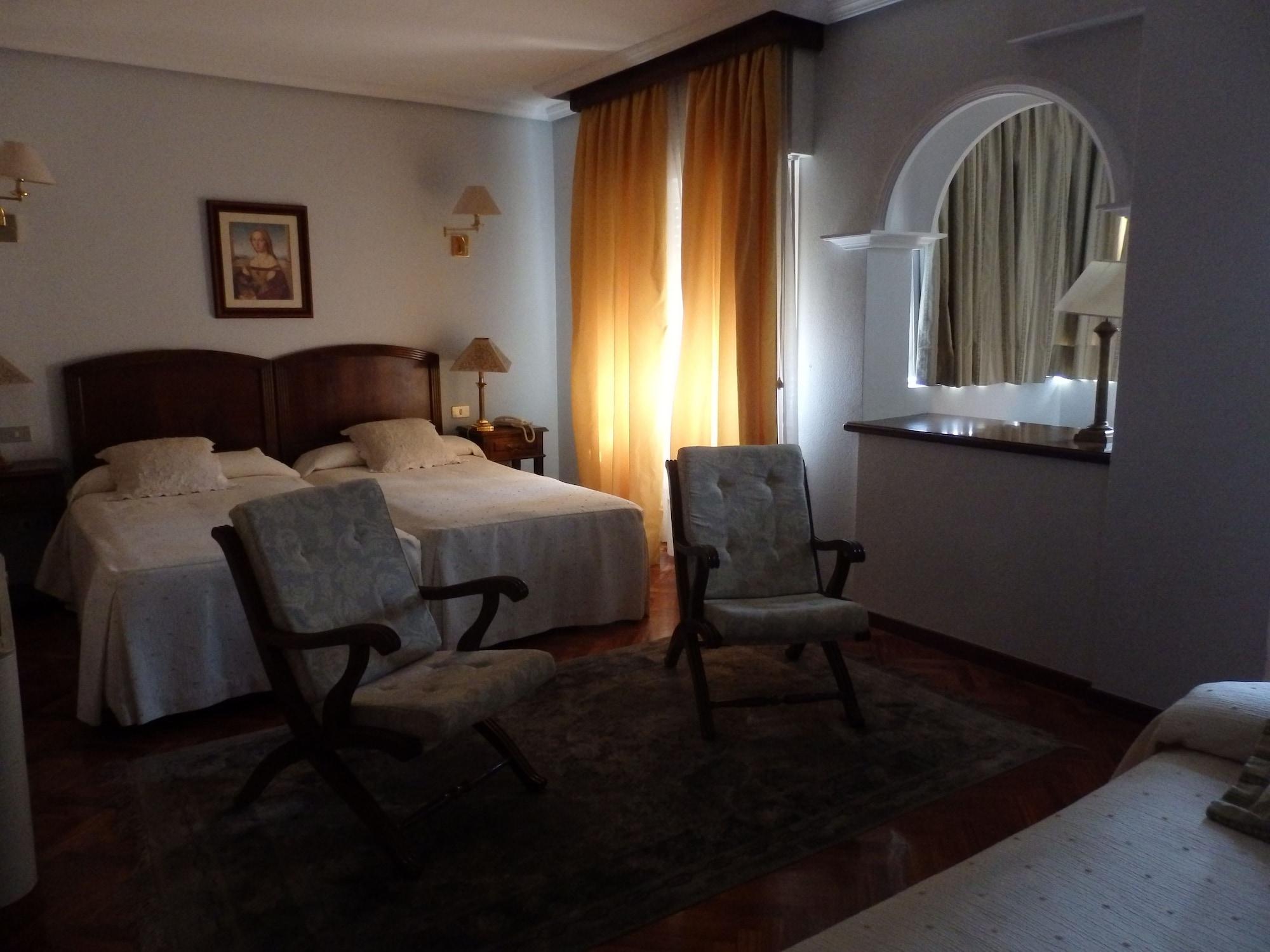 Hotel Aranda อารันดา เด ดวยโร ภายนอก รูปภาพ