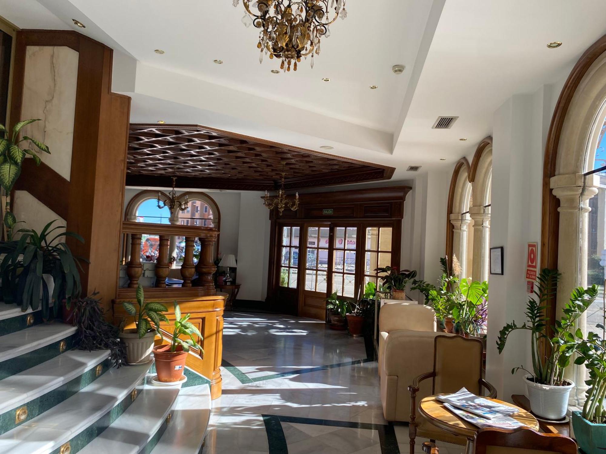 Hotel Aranda อารันดา เด ดวยโร ภายนอก รูปภาพ