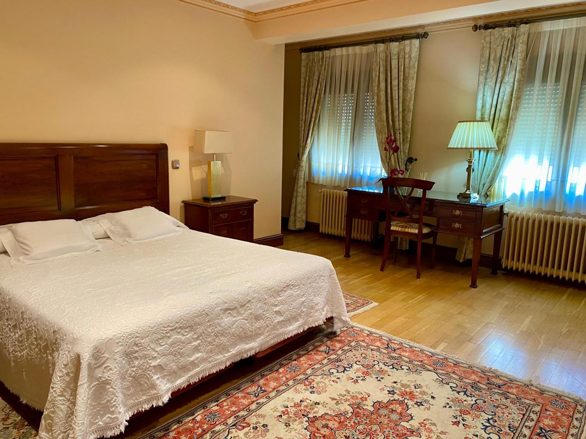 Hotel Aranda อารันดา เด ดวยโร ภายนอก รูปภาพ