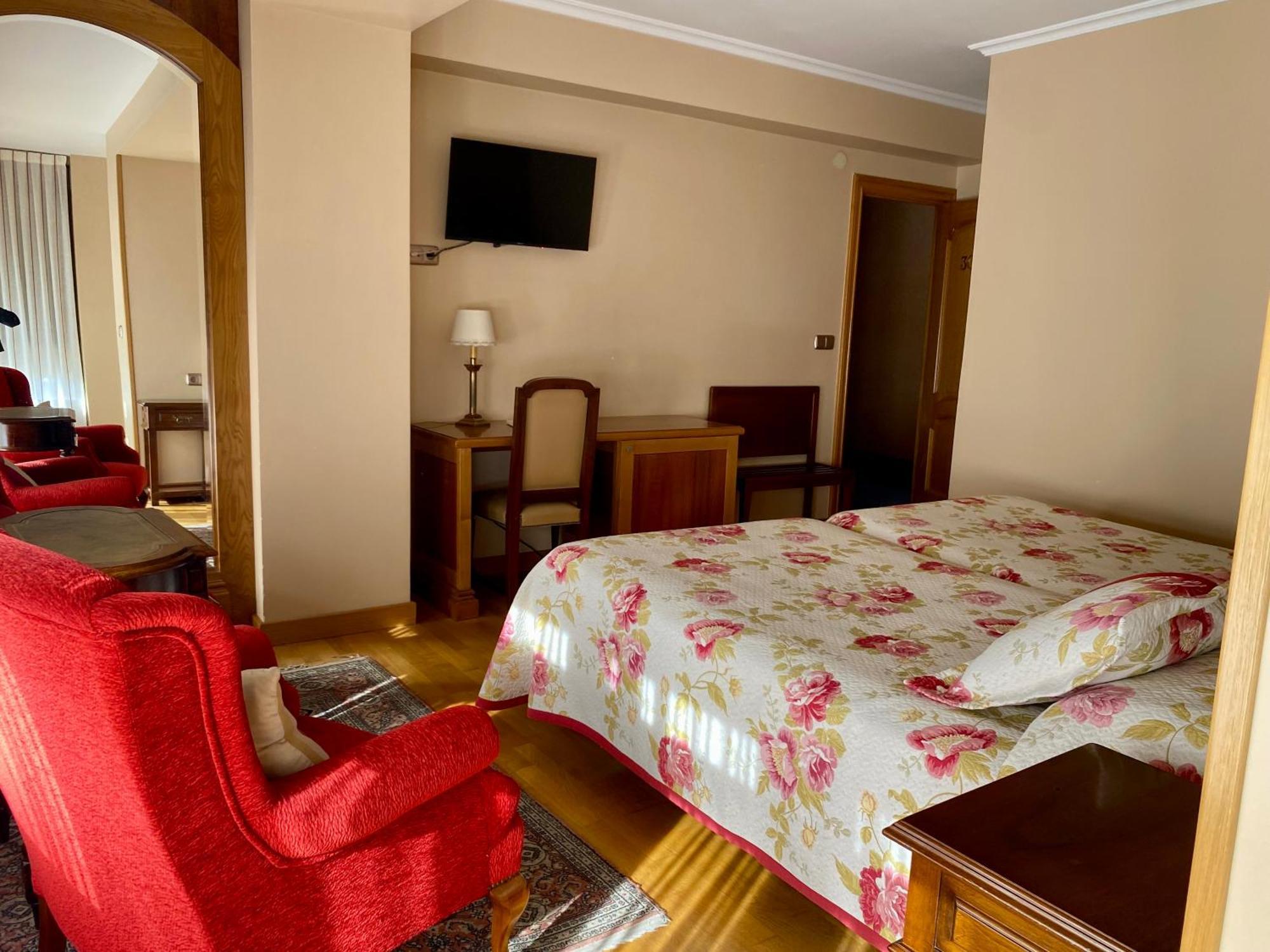 Hotel Aranda อารันดา เด ดวยโร ภายนอก รูปภาพ